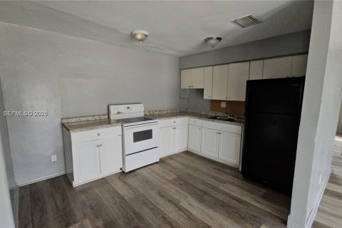 Снять в аренду виллу или дом в Помпано-Бич, Флорида 3 спальни, 99.03м2, № 2046278 - фото 5