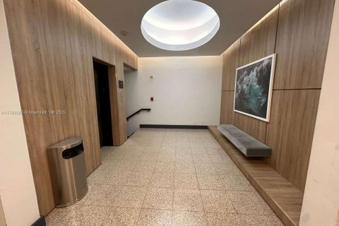 Commercial property in Hollywood, Florida № 1985616 - photo 6