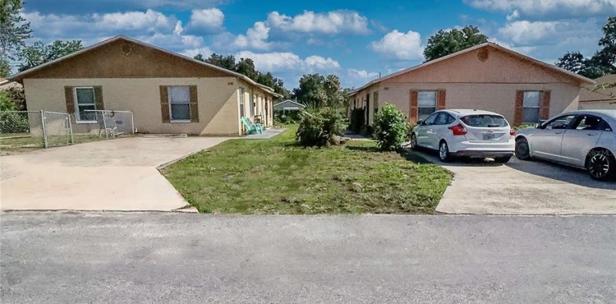Immobilier commercial à Tampa, Floride 4 chambres, 130.81 m2 № 2310841