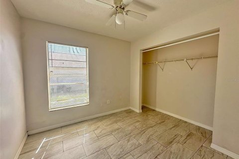 Immobilier commercial à vendre à Tampa, Floride: 4 chambres, 130.81 m2 № 2310841 - photo 13