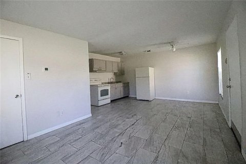 Immobilier commercial à vendre à Tampa, Floride: 4 chambres, 130.81 m2 № 2310841 - photo 10