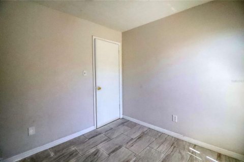 Immobilier commercial à vendre à Tampa, Floride: 4 chambres, 130.81 m2 № 2310841 - photo 14