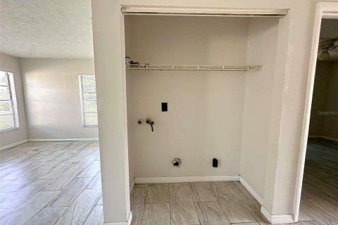 Immobilier commercial à vendre à Tampa, Floride: 4 chambres, 130.81 m2 № 2310841 - photo 12