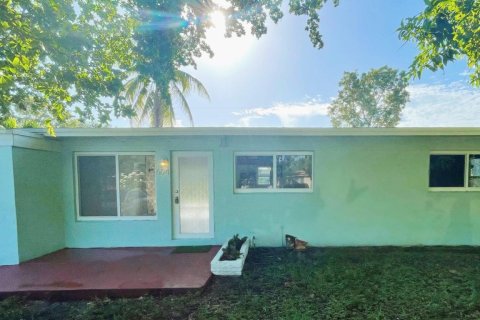 House in Fort Lauderdale, Florida 3 bedrooms, 99.59 sq.m. № 1173235 - photo 1