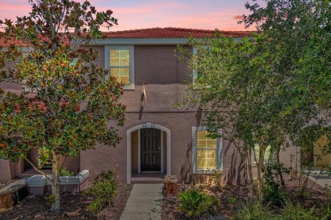Adosado en venta en Kissimmee, Florida, 3 dormitorios, 120.31 m2 № 1873710 - foto 1