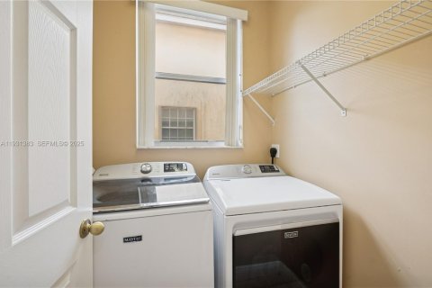 Купить виллу или дом в Санрайз, Флорида 3 спальни, 228.17м2, № 1990006 - фото 22