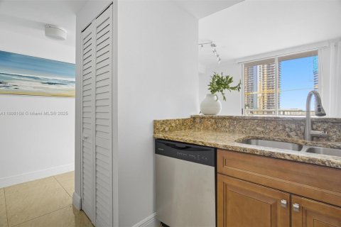 Copropriété à louer à Miami, Floride: 1 chambre № 1944271 - photo 13