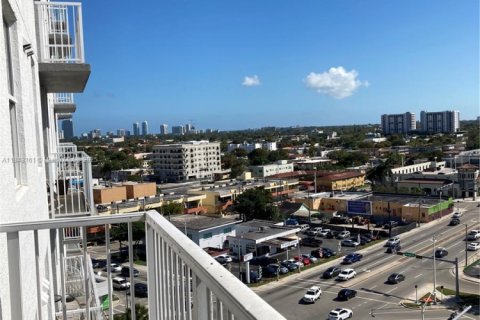 Condo in Miami, Florida, 2 bedrooms  № 1839262 - photo 10