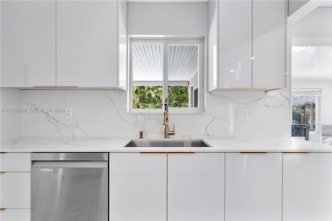 Casa en venta en Oakland Park, Florida, 3 dormitorios, 160.26 m2 № 2031143 - foto 13