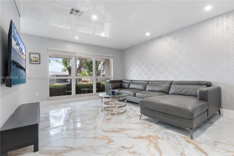 Casa en venta en Oakland Park, Florida, 3 dormitorios, 160.26 m2 № 2031143 - foto 3