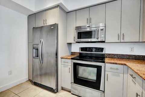 Copropriété à louer à Hollywood, Floride: 1 chambre, 73.86 m2 № 2382881 - photo 10