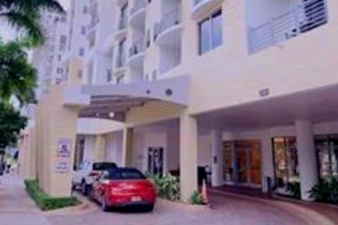 Copropriété à louer à Hollywood, Floride: 1 chambre, 73.86 m2 № 2382881 - photo 2