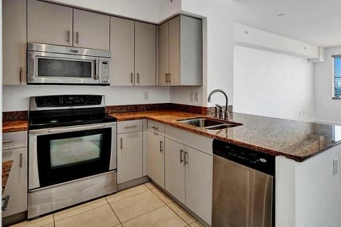 Copropriété à louer à Hollywood, Floride: 1 chambre, 73.86 m2 № 2382881 - photo 8