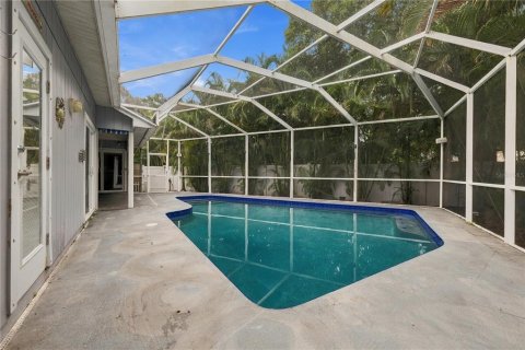 House in Palm Harbor, Florida 3 bedrooms, 185.9 sq.m. № 2426038 - photo 22