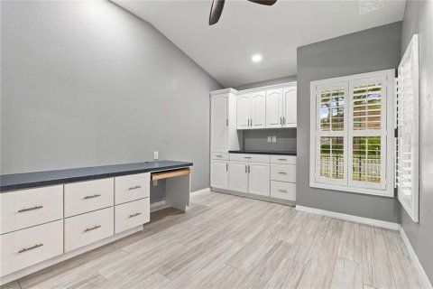 House in Palm Harbor, Florida 3 bedrooms, 185.9 sq.m. № 2426038 - photo 17
