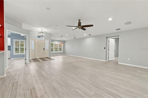 House in Palm Harbor, Florida 3 bedrooms, 185.9 sq.m. № 2426038 - photo 7