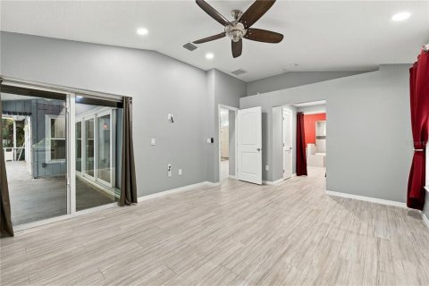 House in Palm Harbor, Florida 3 bedrooms, 185.9 sq.m. № 2426038 - photo 14