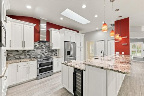 House in Palm Harbor, Florida 3 bedrooms, 185.9 sq.m. № 2426038 - photo 12