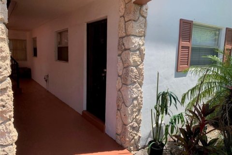 Copropriété à vendre à Pompano Beach, Floride: 2 chambres, 79.43 m2 № 2084432 - photo 2