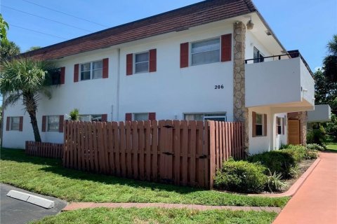 Condo à Pompano Beach, Floride, 2 chambres  № 2084432