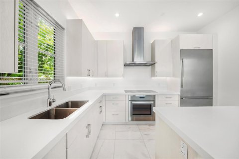 Touwnhouse à louer à Coral Gables, Floride: 4 chambres, 237.83 m2 № 2000759 - photo 21