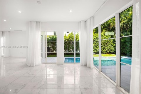 Touwnhouse à louer à Coral Gables, Floride: 4 chambres, 237.83 m2 № 2000759 - photo 13