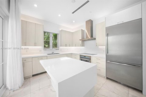 Touwnhouse à louer à Coral Gables, Floride: 4 chambres, 237.83 m2 № 2000759 - photo 18