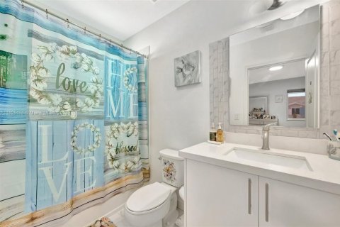 Townhouse in Florida City, Florida 4 bedrooms, 160.72 sq.m. № 1804506 - photo 19