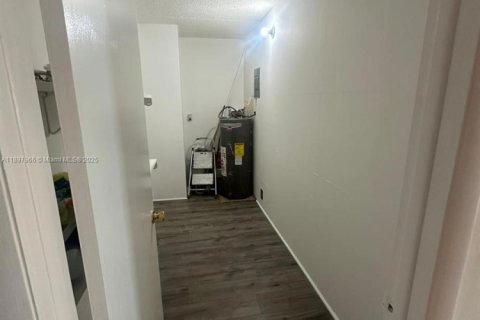 Copropriété à louer à Homestead, Floride: 2 chambres, 99.87 m2 № 1949691 - photo 9