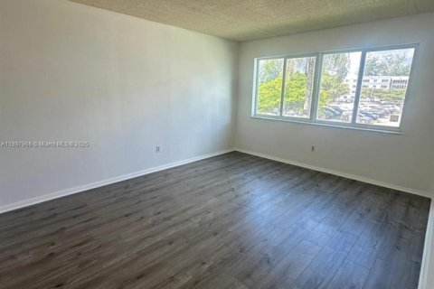 Copropriété à louer à Homestead, Floride: 2 chambres, 99.87 m2 № 1949691 - photo 12