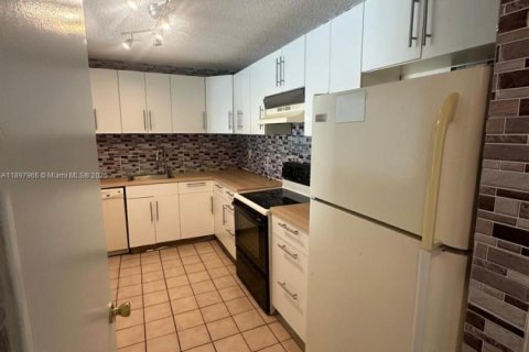 Copropriété à louer à Homestead, Floride: 2 chambres, 99.87 m2 № 1949691 - photo 3