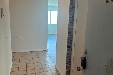 Copropriété à louer à Homestead, Floride: 2 chambres, 99.87 m2 № 1949691 - photo 1