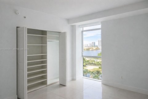 Copropriété à louer à Sunny Isles Beach, Floride: 3 chambres, 158.4 m2 № 2290199 - photo 4