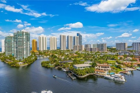 Copropriété à louer à Sunny Isles Beach, Floride: 3 chambres, 158.4 m2 № 2290199 - photo 6