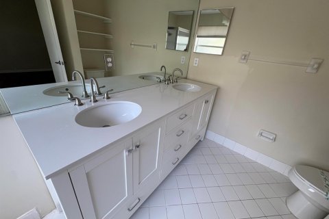 House in Pompano Beach, Florida 3 bedrooms, 148.64 sq.m. № 2272549 - photo 16