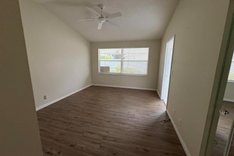 House in Pompano Beach, Florida 3 bedrooms, 148.64 sq.m. № 2272549 - photo 8