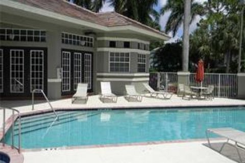 House in Pompano Beach, Florida 3 bedrooms, 148.64 sq.m. № 2272549 - photo 10