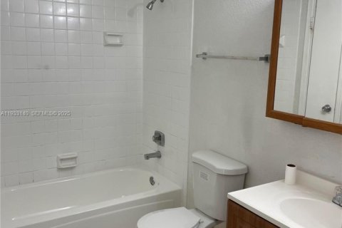 Copropriété à louer à Coral Springs, Floride: 2 chambres, 91.04 m2 № 1991887 - photo 2