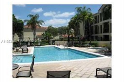 Copropriété à louer à Coral Springs, Floride: 2 chambres, 91.04 m2 № 1991887 - photo 3