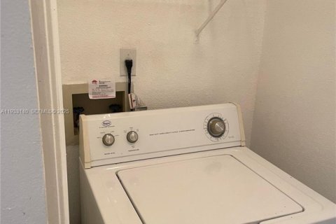 Copropriété à louer à Coral Springs, Floride: 2 chambres, 91.04 m2 № 1991887 - photo 6