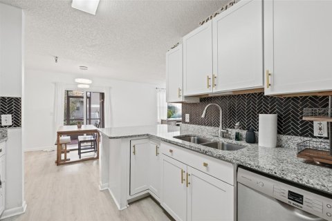 Copropriété à vendre à Tampa, Floride: 2 chambres, 93 m2 № 1907478 - photo 13