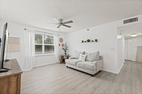 Copropriété à vendre à Tampa, Floride: 2 chambres, 93 m2 № 1907478 - photo 15