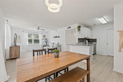 Copropriété à vendre à Tampa, Floride: 2 chambres, 93 m2 № 1907478 - photo 8
