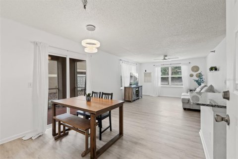 Copropriété à vendre à Tampa, Floride: 2 chambres, 93 m2 № 1907478 - photo 6