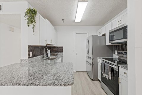Copropriété à vendre à Tampa, Floride: 2 chambres, 93 m2 № 1907478 - photo 10