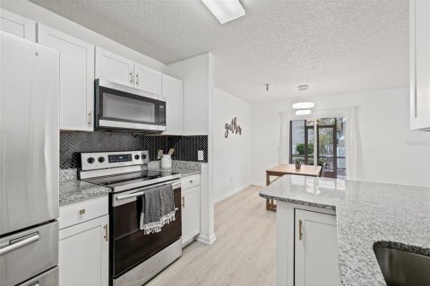 Copropriété à vendre à Tampa, Floride: 2 chambres, 93 m2 № 1907478 - photo 14