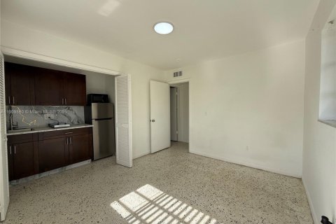 Villa ou maison à louer à Miami, Floride: 203.73 m2 № 1968403 - photo 6