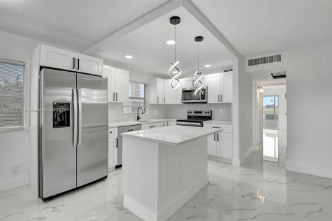 Condominio en venta en Delray Beach, Florida, 2 dormitorios, 81.75 m2 № 1728017 - foto 2