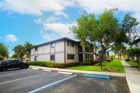 Condominio en alquiler en Tamarac, Florida, 2 dormitorios, 76.18 m2 № 1942167 - foto 29