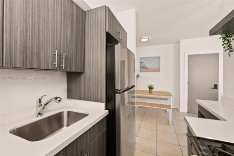 Copropriété à louer à Miami Beach, Floride: 1 chambre, 50.63 m2 № 2407869 - photo 10
